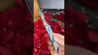 roses and gifts #edc #edcgear #edcknife #keychain #titanium #carabiner #nailclippers #edcdaily #key