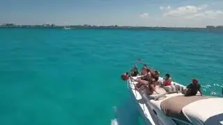 2016 Luxury Yacht Chilling