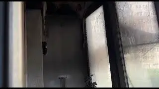 На балконе загорелся холодильник