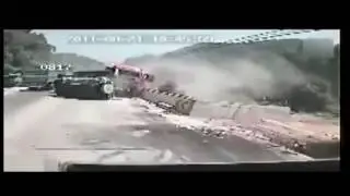 Truck lost control and smashed others like bowling pins