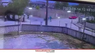 Sakarya Akyazı'da motosiklet sürücüsünün öldüğü kaza anı kameralarda