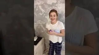 Пранк Над Девушкой Весь День Хожу Голый