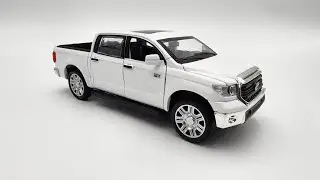 Diecast: Toyota Tundra Pickup Truck • 