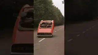 'E' con la macchina 😂 che è difficile!' Dal film Segni particolari bellissimo (1983)
