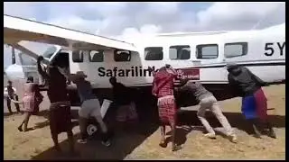 Watch video of Kenyans pushing plane by hand
