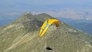 Zbor cu parapanta vazut de pe varful Negoiu, muntii Fagaras, 24-Aug-2024