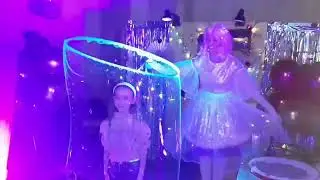 Шоу мыльных пузырей 💙💙💙 у подружки Маши🤗😘 на Дне Рождении ❤❤❤