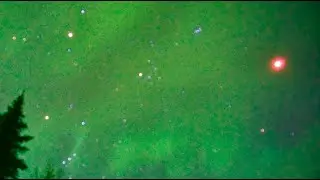 The sky showing off: total lunar eclipse and an aurora to boot!