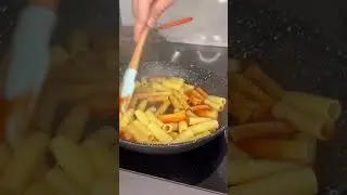 Pasta me salce domatesh. #short #shortsvideo