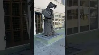 Кто? Конь в пальто ￼