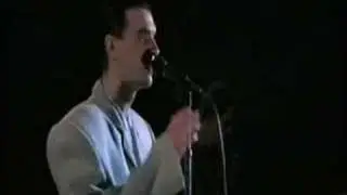 Talking Heads - Girlfriend Is Better (from Stop Making Sense