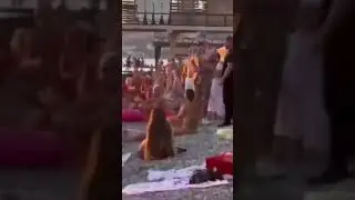 В КОСТЮМЕ НА ПЛЯЖЕ. Филипп Киркоров вышел на пляж в Сочи.