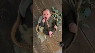 Cute baby милый смешной малыш хочет спать #newbornbabyshorts #newbornbaby #cute #cutebaby #funnybaby