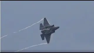 F-35 fast 360 turn with bay doors open!