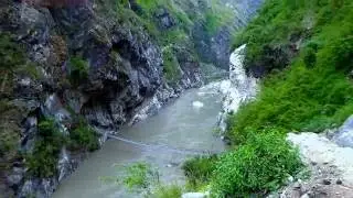 Водопад в Гималаях