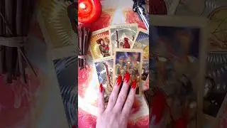 КТО НЕ ВЫПУСКАЕТ ТЕБЯ ИЗ ВИДУ? 