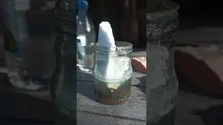 Готовлю жидкий пенопласт для обмазки деревянных столбов.