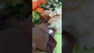 Let's eat guys yummy 😋