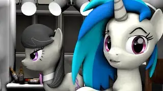 Vinyl Scratch y Octavia Melody. La Vecinita