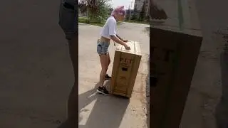 Как вам такая перевозка тяжелых грузов ?)