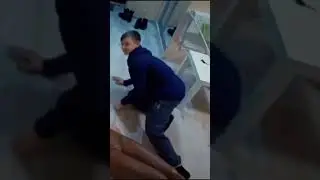 Школьник влюбился в Няню 😳 