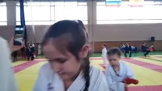 Жесткий Удар в начале.Кумитэ Санбон 8-9 лет - 33 кг