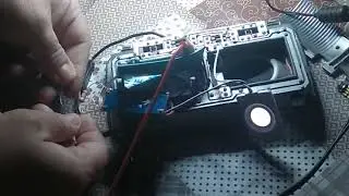 2,2  kOm плюс 2.2 kOm vs 2 Vatt резистор в светильник к LEDам в 2,4  Vatt   VID20240515 1911111