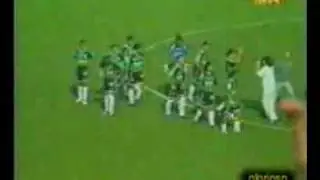 hinchada de nueva chicago recibiendo al equipo contra velez