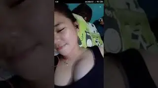 Cwx cantik pamer belahan dada
