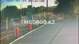 в Уральске столкнулись два автомобиля
