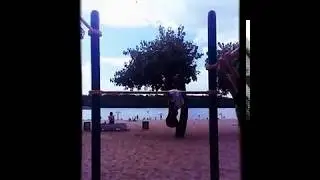 Прыжок с турника на турник