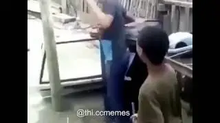 ПО ЛИЦУ ЖЕЛЕЗОМ!!!!ЖЕСТЬ!!!!!