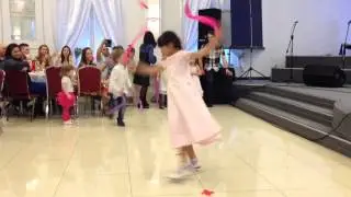 Детский танец на 8 марта.