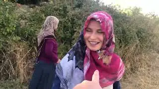ANNEM BÖĞÜRTLEN DİKENİNE TAKILIYOR
