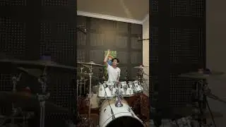 (Drum Cover) Avenged Sevenfold - Almost Easy Live in Lbc