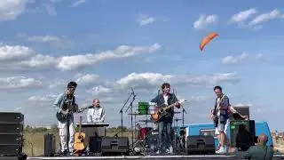 Фара бенд - Елени в житата