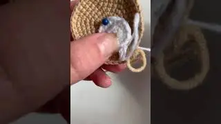 Lion broosh