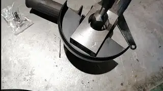 Станок из болгарки для полировки клапанов.