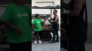 El vendedor de cocos regalón ( grabando con el bárbaro ) video completo