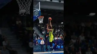 You get a block, and you get a block, and you get a block 🙅‍♀️  #EuroLeagueWomen