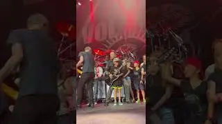 Some help with “Still Counting” in Abbotsford 🤘😈🤘 