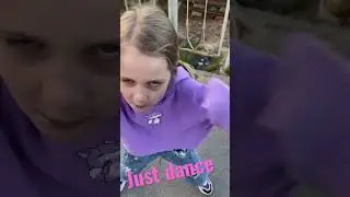 Just dance или обычный концерт на улице) Viki 