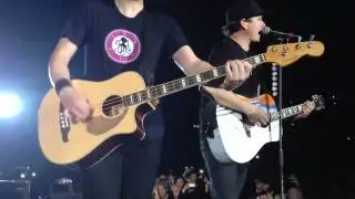 Blink 182 LG Arena 16/06/2012 - Reckless Abandon Acoustic (HD)