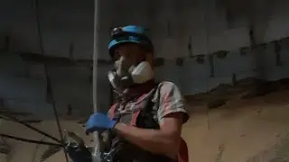 Залез внутрь элеватора и попал в соевую лавину .