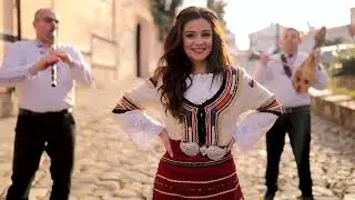 Михаела Костуркова 