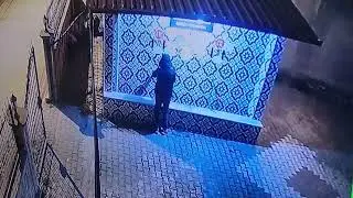 Musluk hırsızı güvenlik kamerasına yakalandı