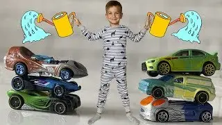 An auto transporter helps Mark find New Hot Wheels cars that change color.