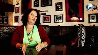 Dolphins: Entrevista a Laura Goldberg - Asistente de Dirección  & Script