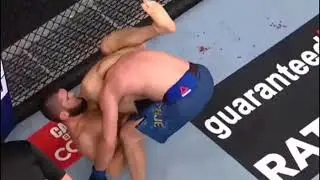 Khabib Vs gaethje. Gaethje Taps!!