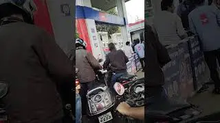 Driver's strike effect, चलको के हड़ताल से भोपाल के पेट्रोल पंपो मे लगी लंबी लंबी लाइन।